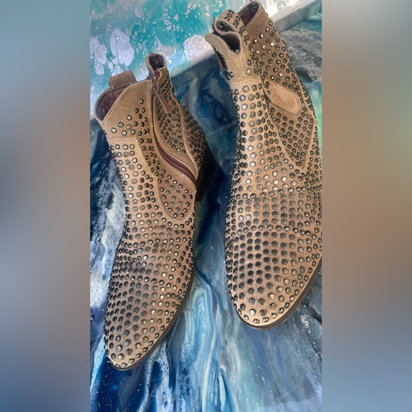 NEW ankle high boots with silver studs - Suede - Picture 3 of 4